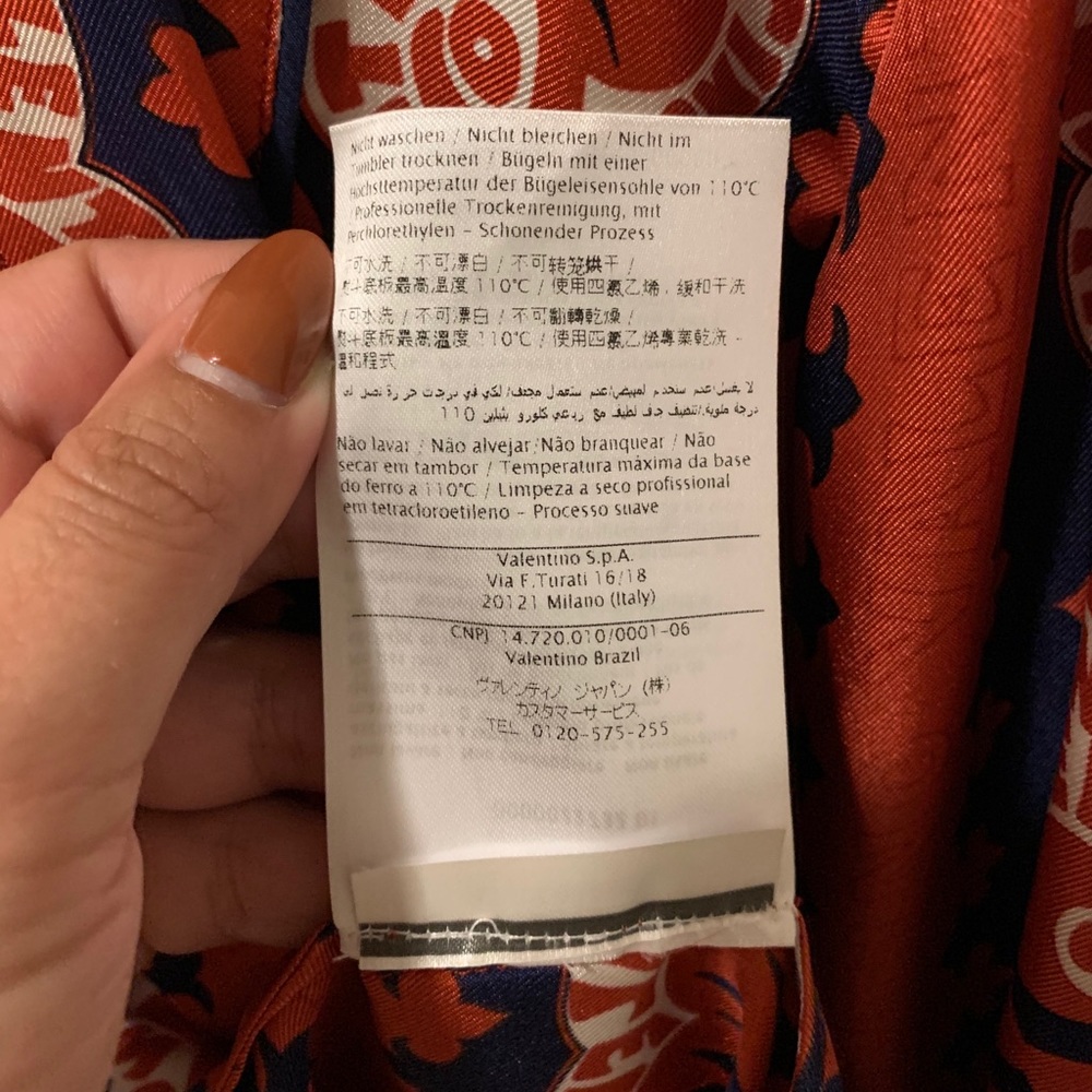 100% silk Valentino shirt/dress - Picture 16 of 16